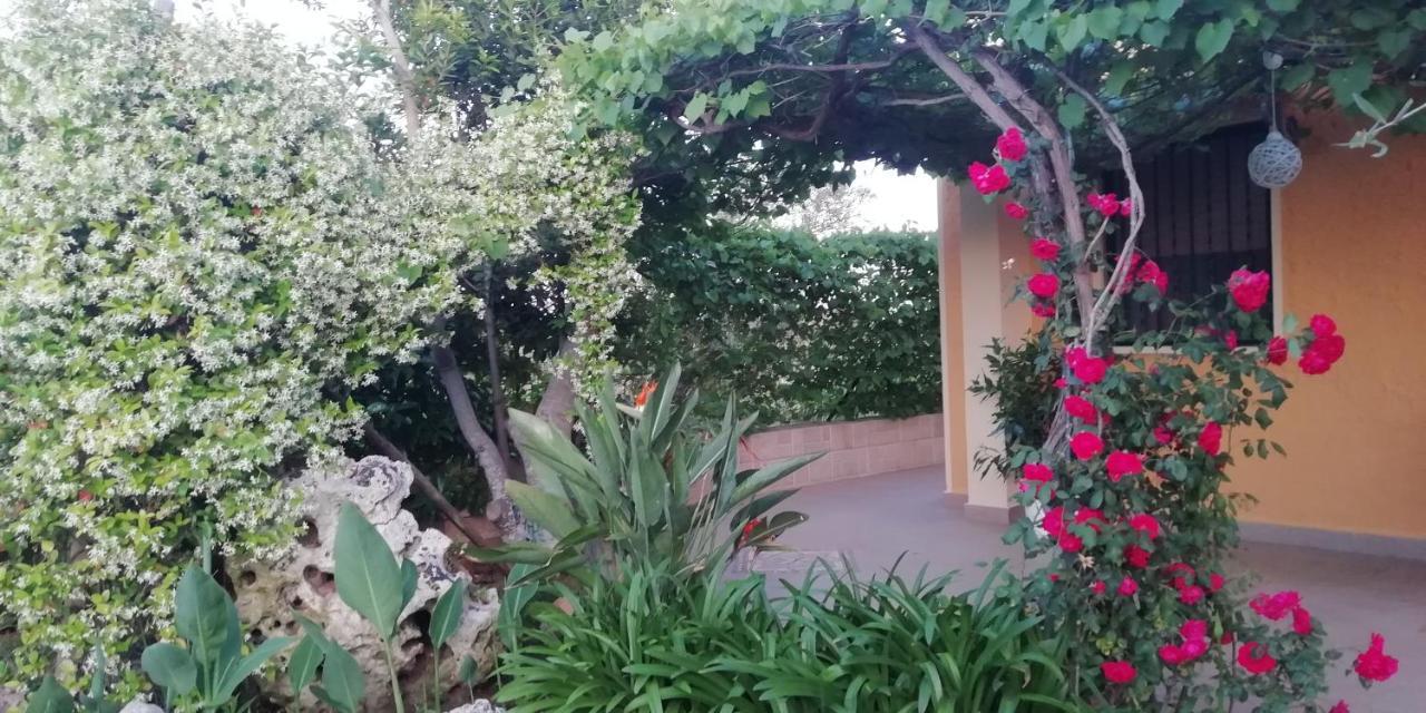 Villetta Dote Casarano Buitenkant foto