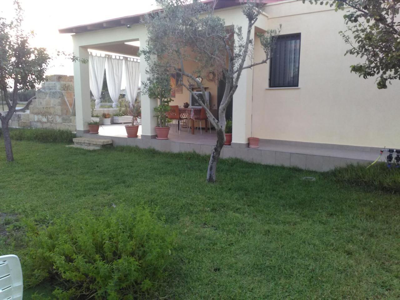Villetta Dote Casarano Buitenkant foto