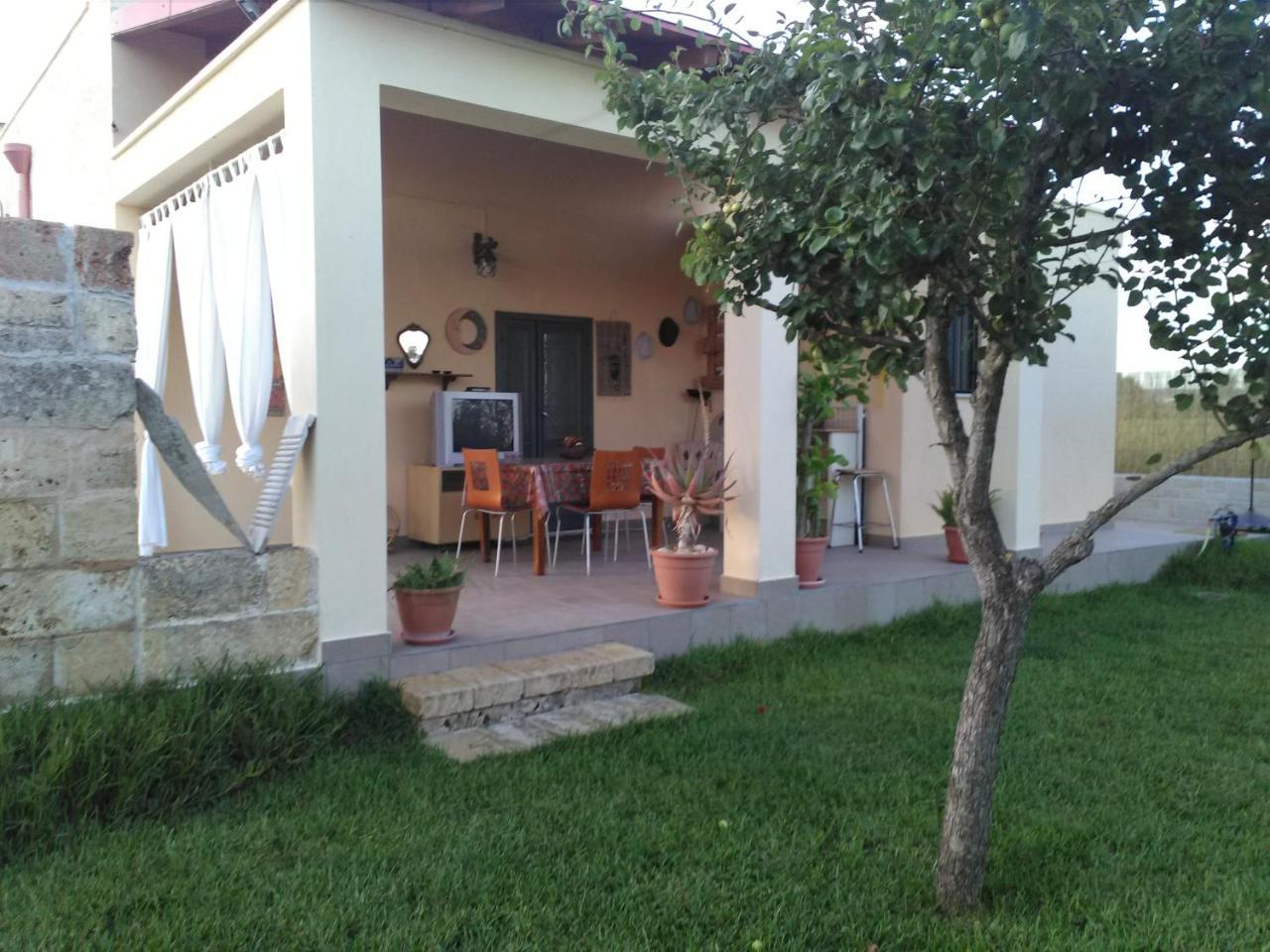 Villetta Dote Casarano Buitenkant foto