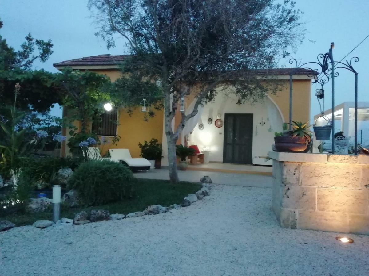 Villetta Dote Casarano Buitenkant foto