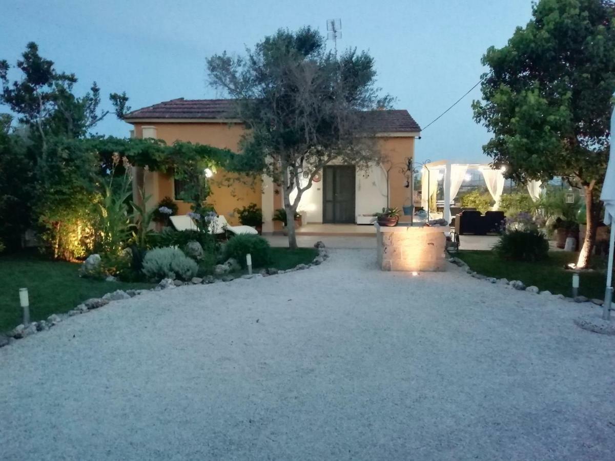 Villetta Dote Casarano Buitenkant foto