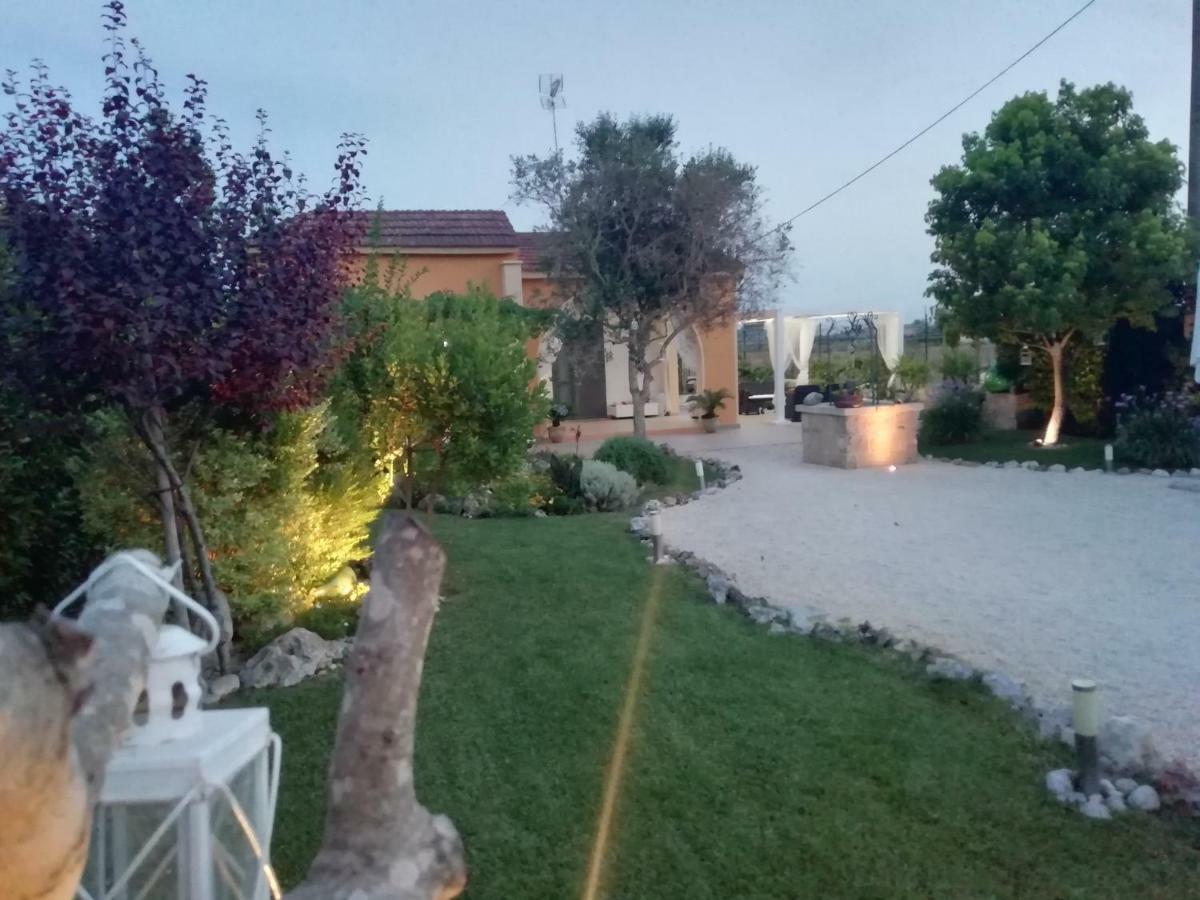 Villetta Dote Casarano Buitenkant foto